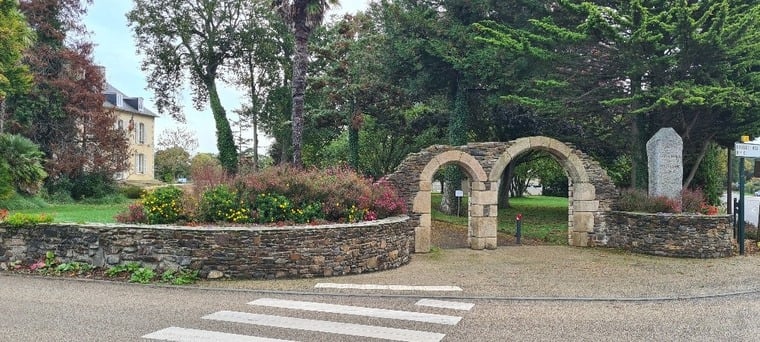 Plourhan : la Mairie & son Parc